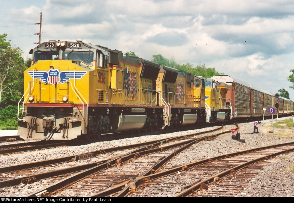 Vehicle train rolls west